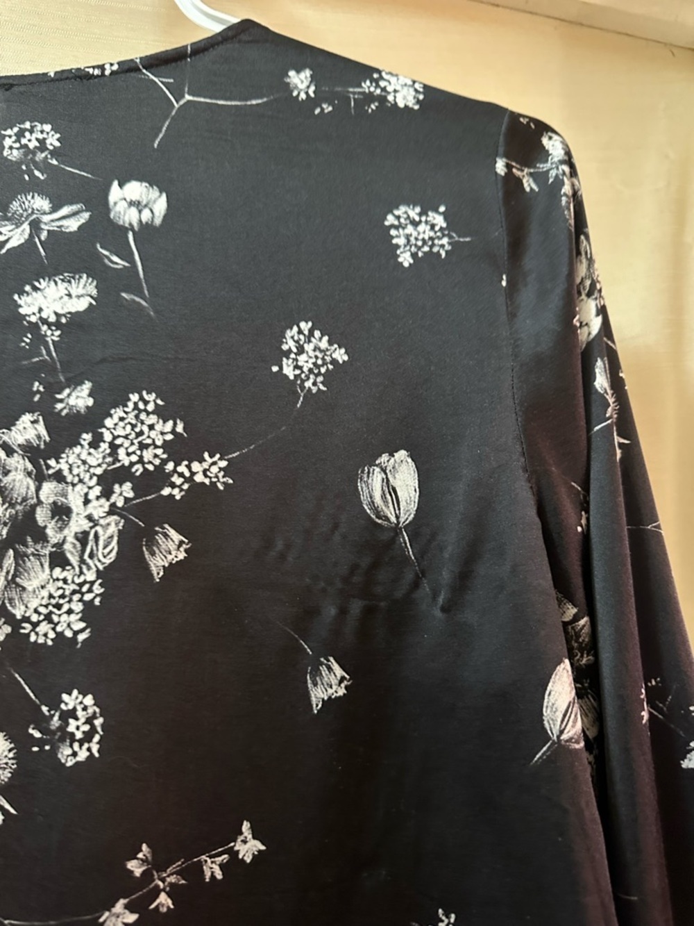 Cami NYC 100% Silk Floral Tie Front Blouse Medium Black Romantic Boho Top - Picture 9 of 10